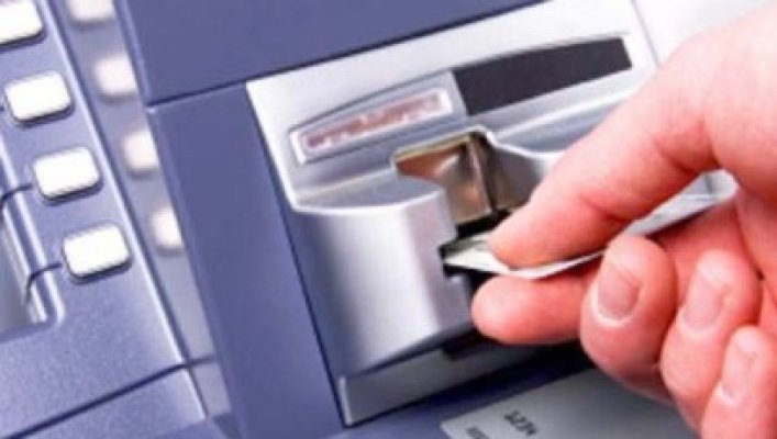 Cardul cu display, o noutate pe piaţa românească
